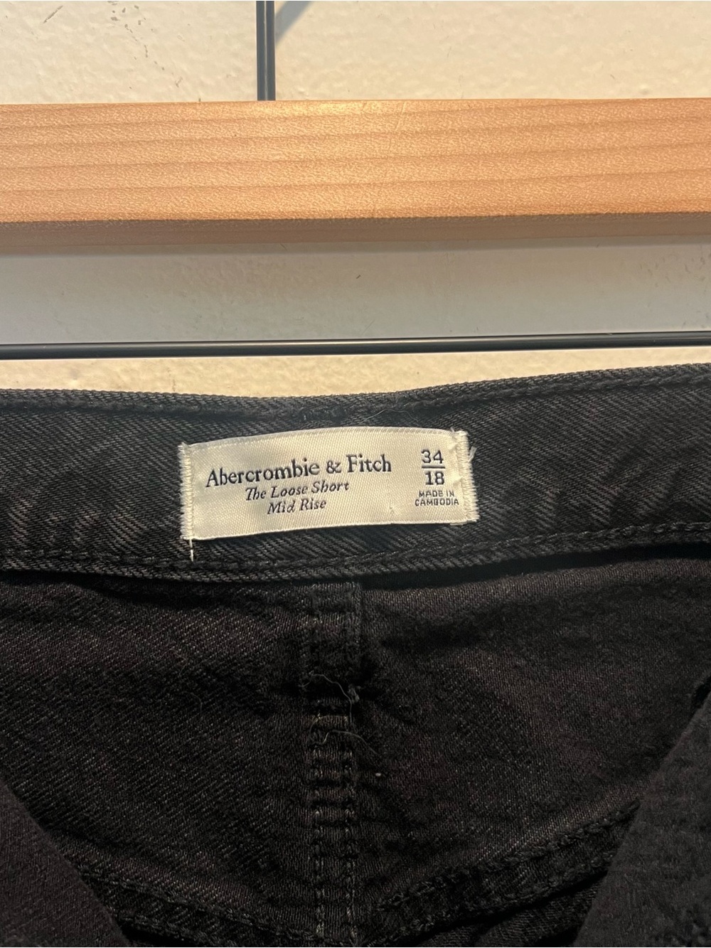 NWT ABERCROMBIE- The Loose Fit Mid Rise Jean Shorts Black Size 34/18 - Picture 5 of 6
